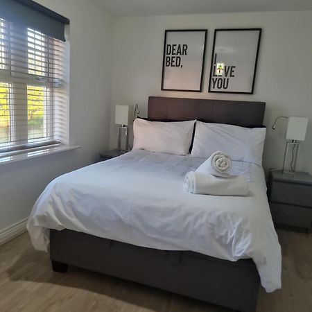 Bromley Common- Double Bedroom With En-Suite With Private Lounge In Shared Town House Zewnętrze zdjęcie