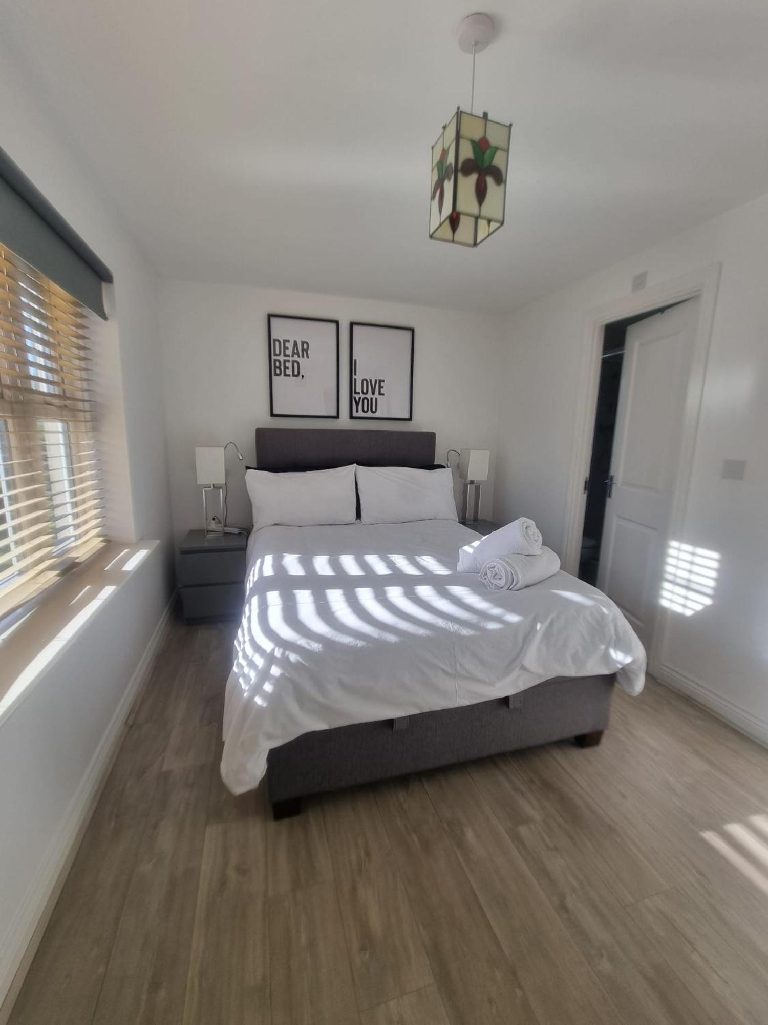 Bromley Common- Double Bedroom With En-Suite With Private Lounge In Shared Town House Zewnętrze zdjęcie